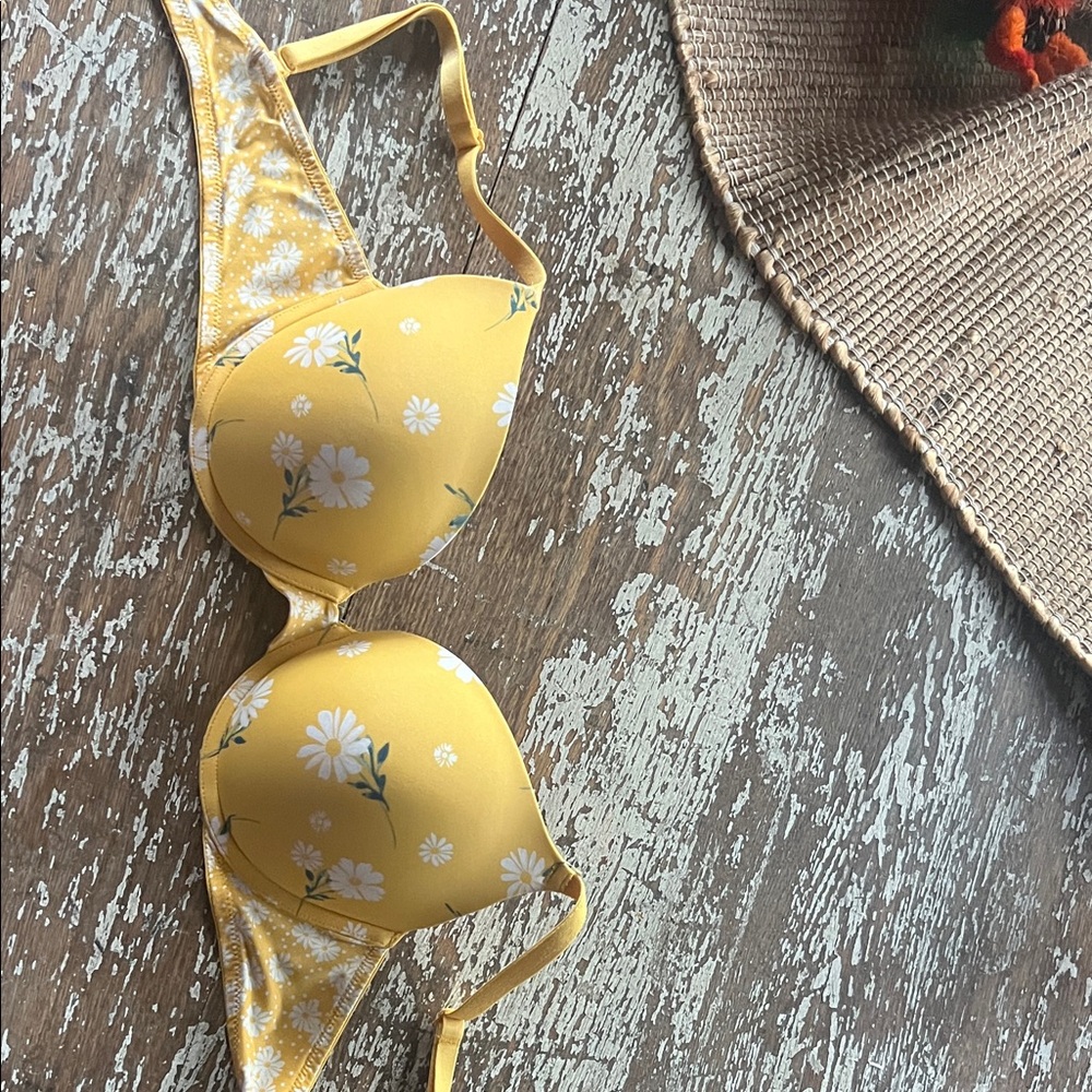 Pink Victoria’s Secret push-up bra